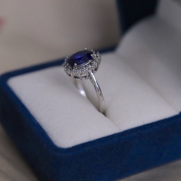 Sterling Silver Blue Cubic Zirconia Halo Style Ring - Size 6 - Picture 5 of 10